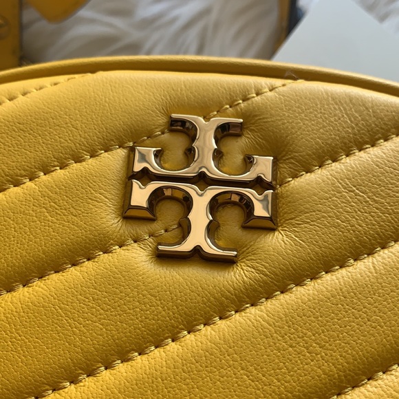 Tory Burch Kira Chevron Small Camera Bag - Picture 6 of 8